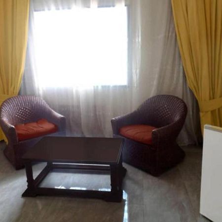 Hotel Azur Яунде Экстерьер фото